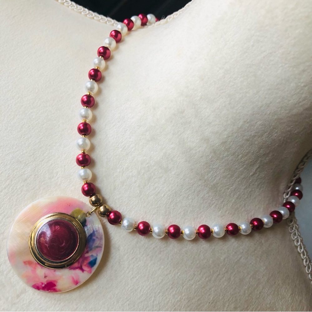 Handcrafted Repurpose Painted Shell Medallion Pen… - image 1